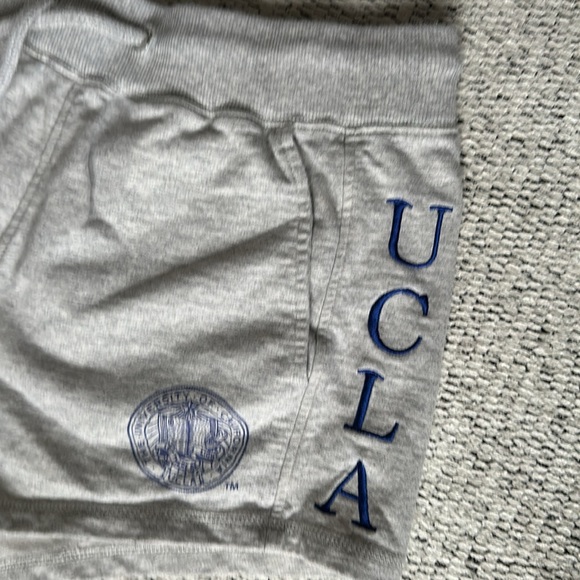 UCLA shorts - Picture 2 of 4